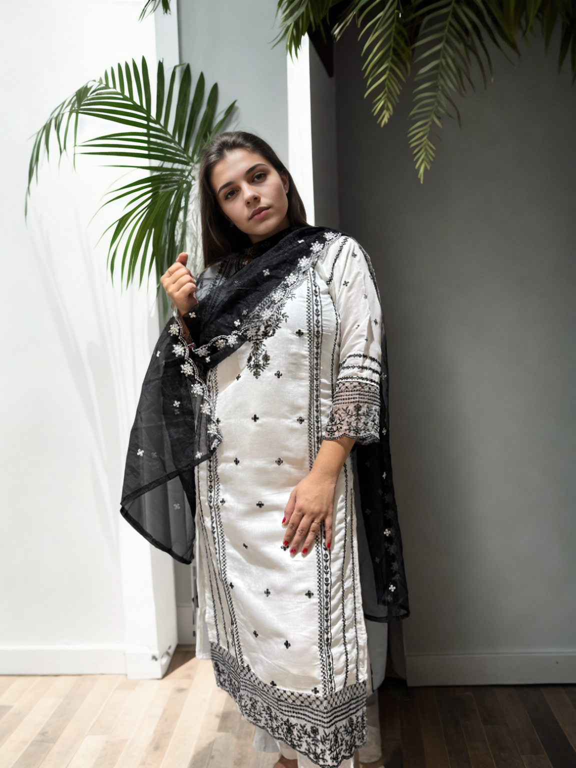 Kohinoor Black & White Suit 💎