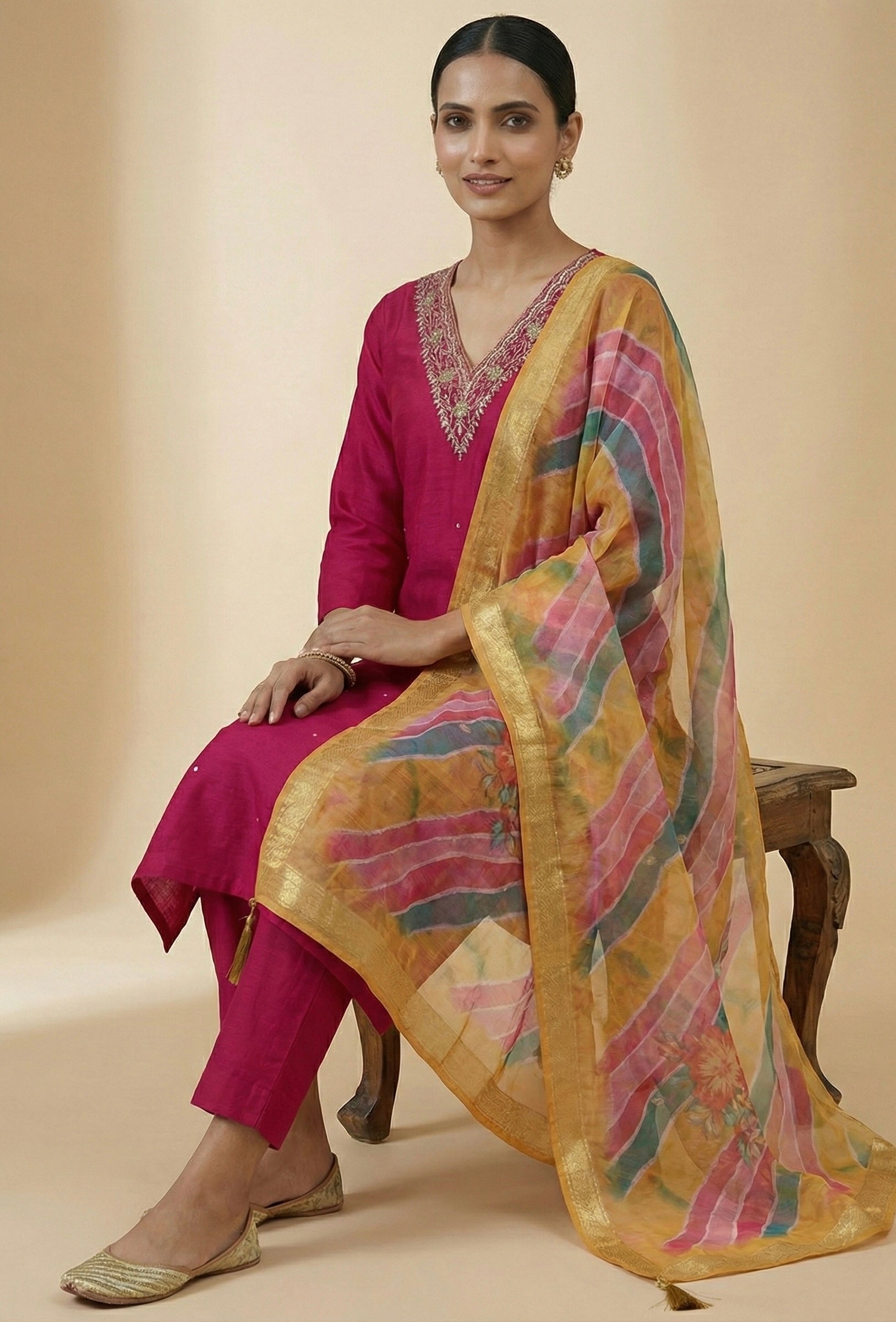 Laheriya Love in Roman Silk โจ