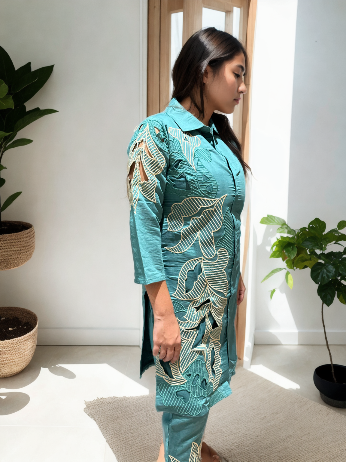 Cutwork Bloom Coord Set in Roman Silk – With Inner