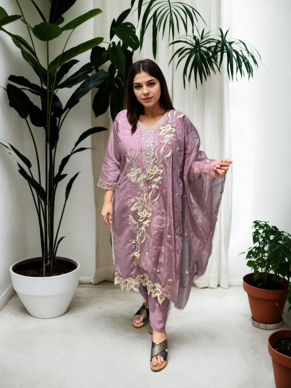 ✨ Noor-E-Nazaakat Embroidered Suit Set