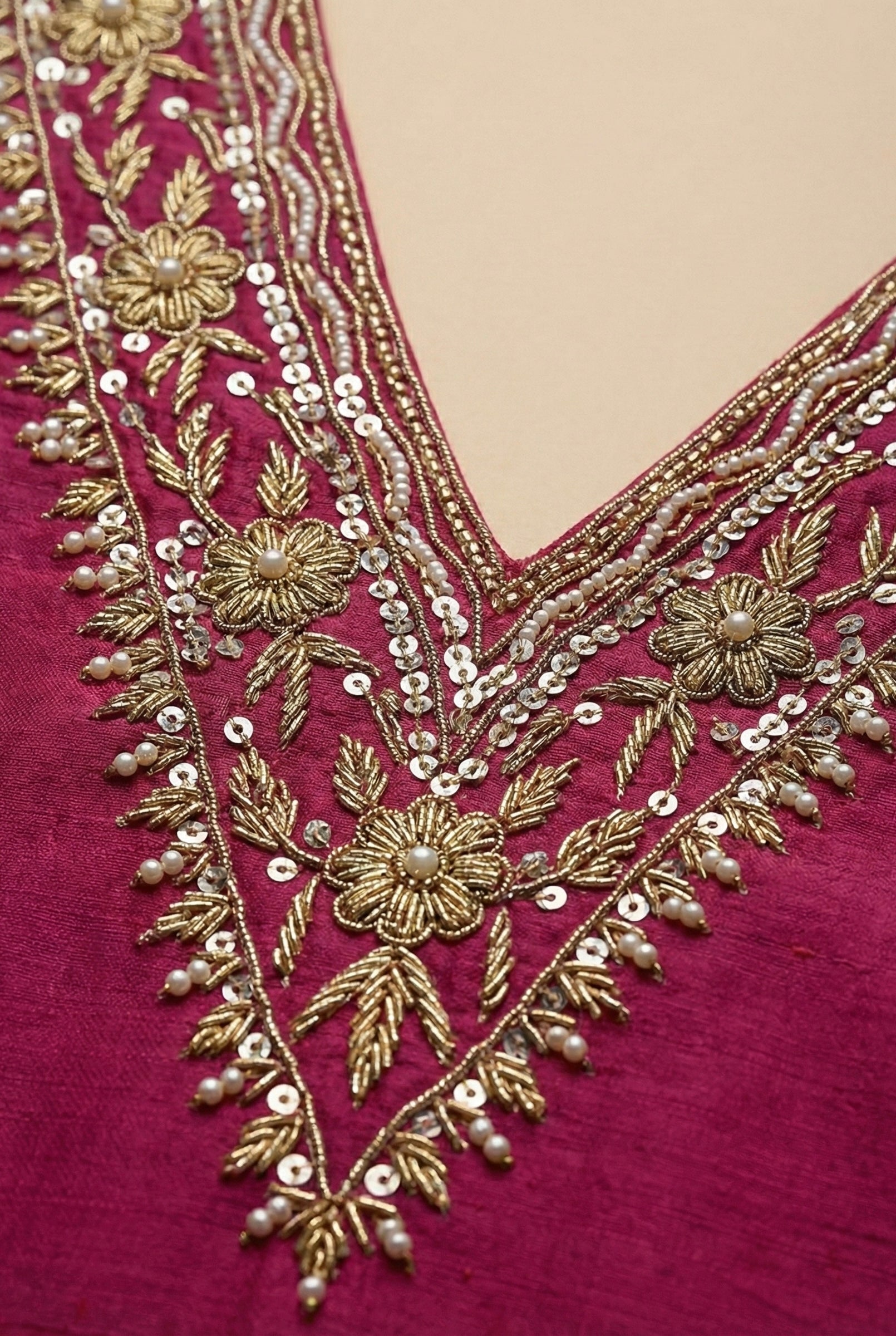 Laheriya Love in Roman Silk ✨